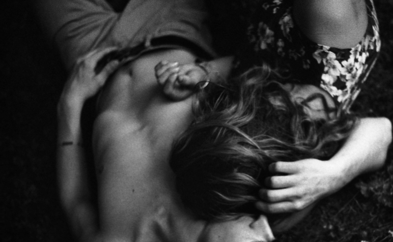 Fucking in Green Park with the English boy  Sex  Confess | XConfessions Porn for Women