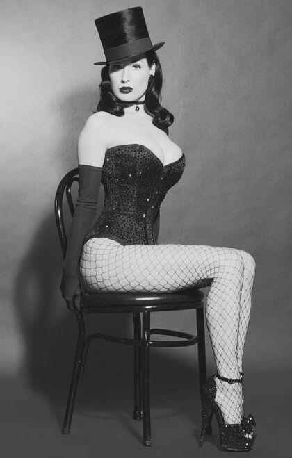 Welcome to Burlesque  Sex  Confess | XConfessions Porn for Women