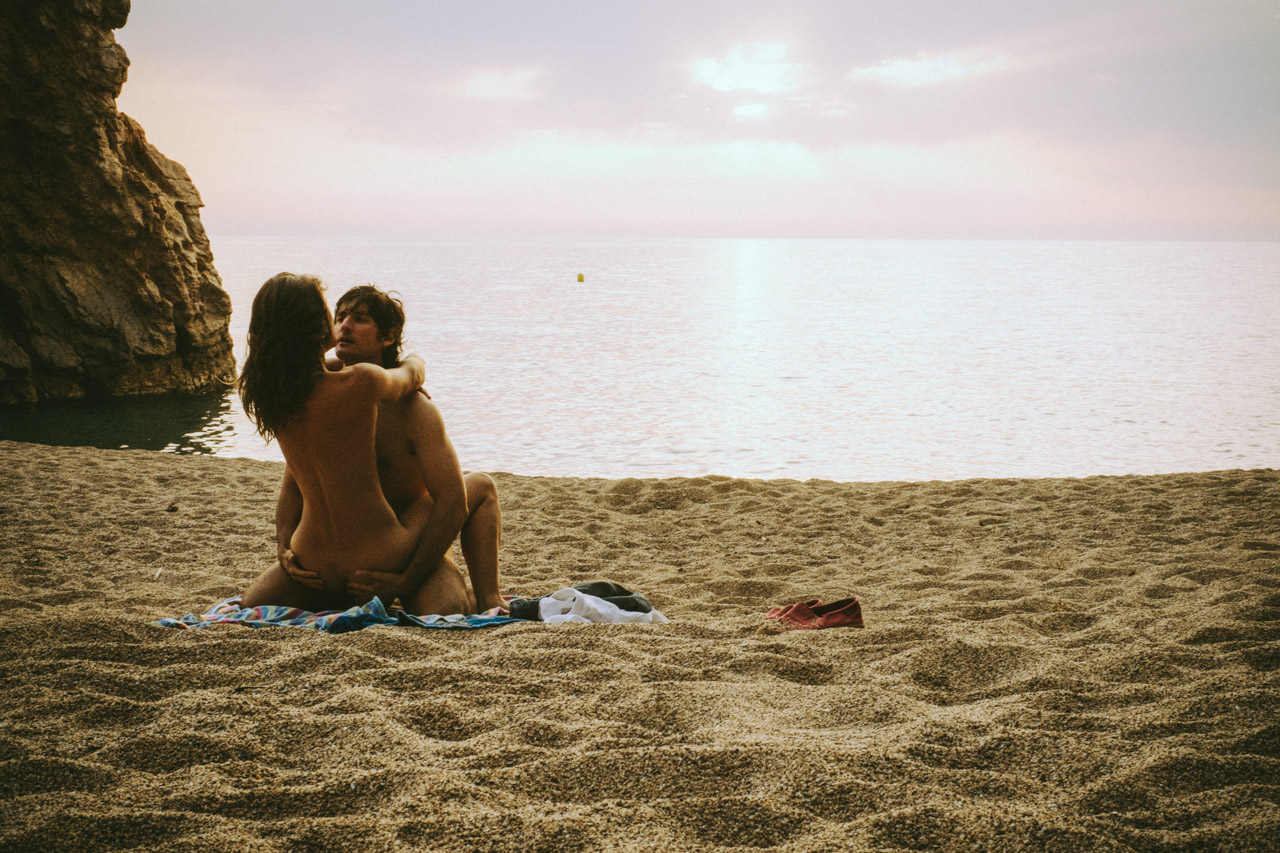 El chico de la playa nudista (That Guy at the Nudist Beach)  Sex  Confess | XConfessions Porn for Women